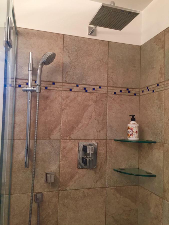 Lee Home Ванкувер Экстерьер фото